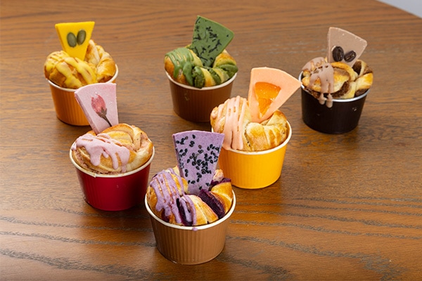 FROMAGEベイキングカップ 1900個　新品・未使用 Amazon | momee ベーキングカップ マフィンカップ ケーキ型