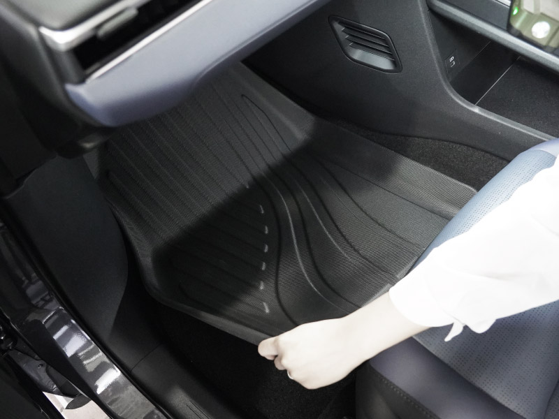 新型bZ4X 10系 フロアマット 3P ラバータイプ ブラック トヨタ bZ4X