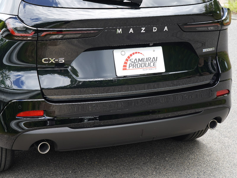 新型CX-5 KM系 リアゲートガーニッシュ