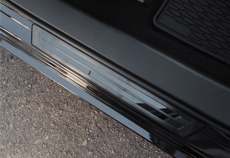 MAZDA3 マツダ3 カスタム 外側スカッフプレート