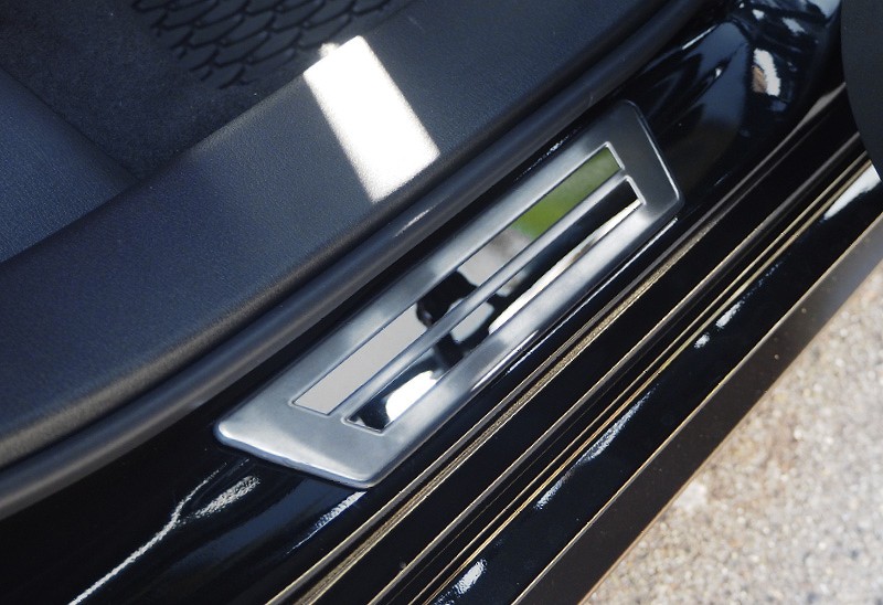 MAZDA3 マツダ3 カスタム 外側スカッフプレート