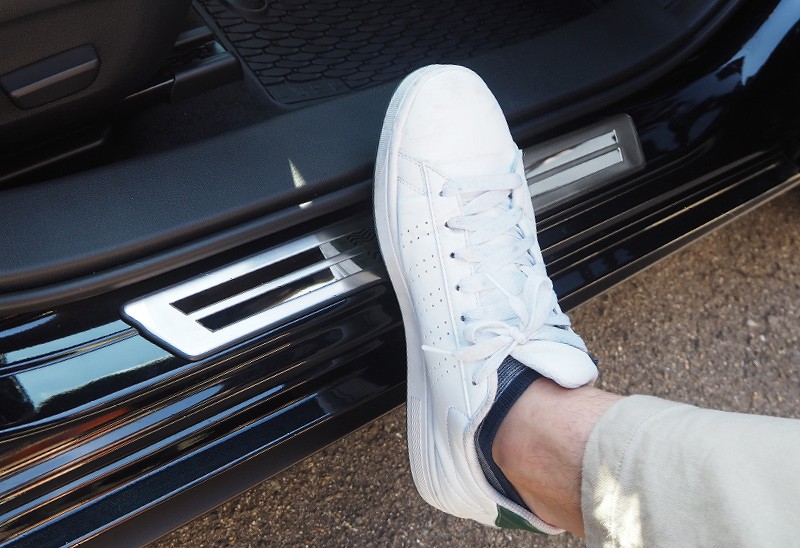 MAZDA3 マツダ3 カスタム 外側スカッフプレート