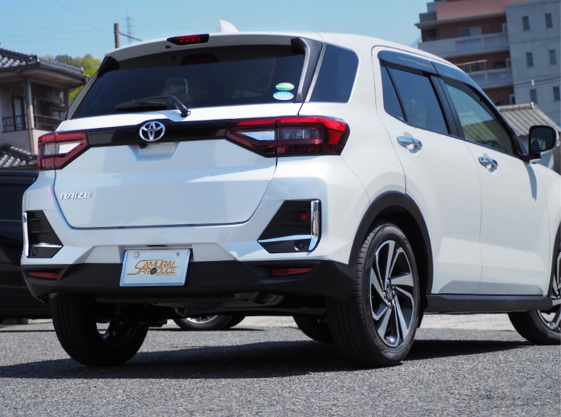 TOYOTA ライズ　リア ゲート ガーニッシュ モーション Amazon | SWD-DG トヨタ ライズ テールゲートガーニッシュ リア