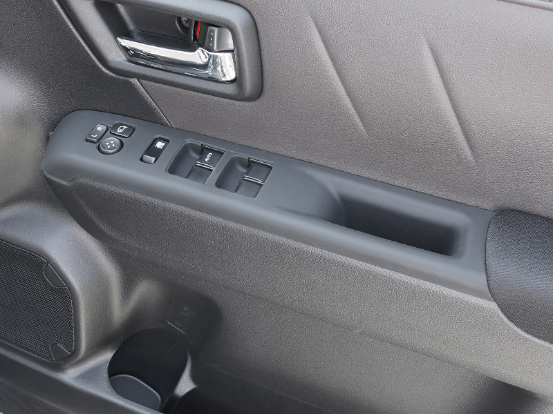 新型クロスビー MND1S フロントウィンドウスイッチパネルカバー 