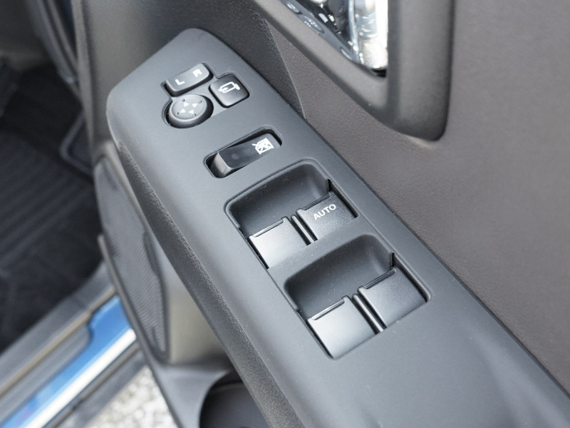 新型クロスビー MND1S フロントウィンドウスイッチパネルカバー 