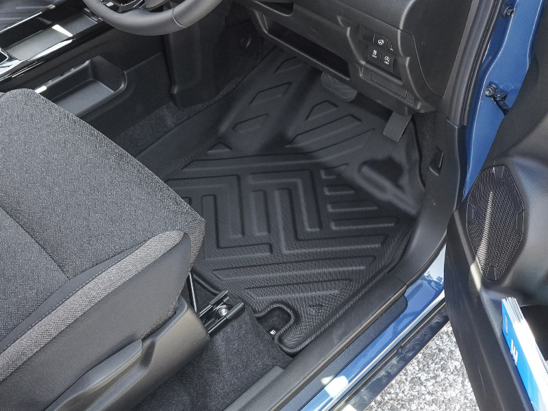 新型クロスビー MND1S HYBRID MZ 専用 フロアマット 3P ラバータイプ ブラック