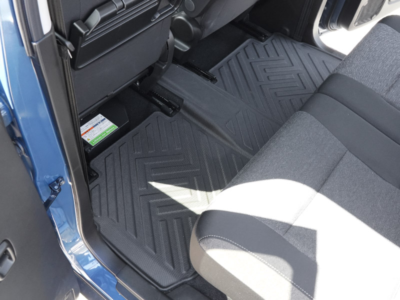 新型クロスビー MND1S HYBRID MZ 専用 フロアマット 3P ラバータイプ ブラック