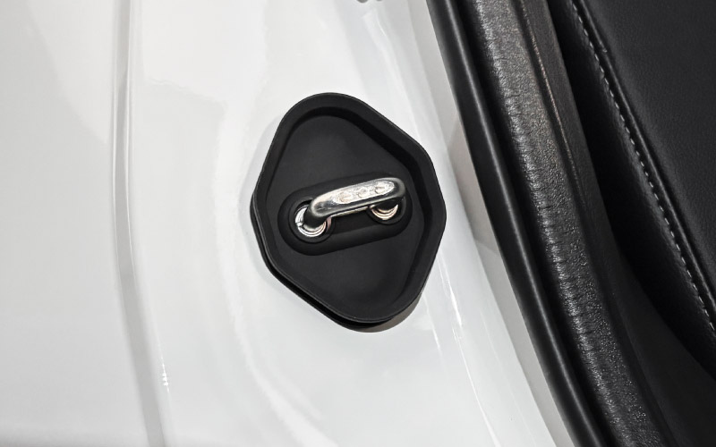 新型ヤリスクロス ヤリス ゴムタイプ ドアストライカー 4P ブラック YARIS CROSS 内装 カスタム 保護パーツ ドアストッパーカバー ストライカーカバー オプション サムライプロデュース
