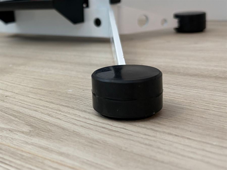 床に接するflipperのゴム脚
