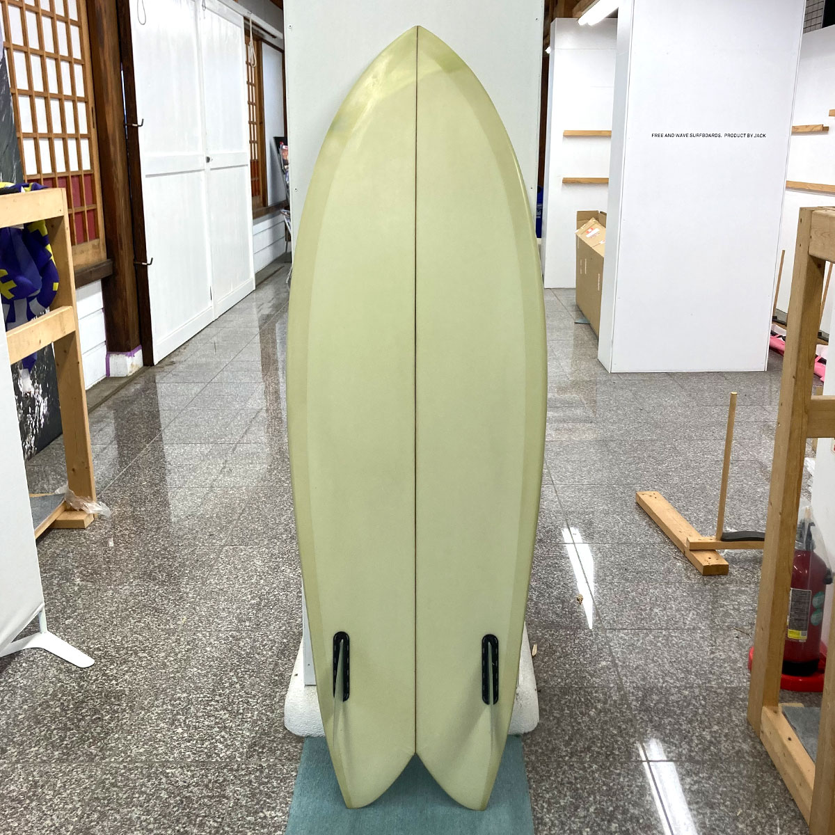 中古ボード サーフボード サーフィン USED SURFBOARD【used301】Ryan Burch Surfboards ライアンバーチ  サーフボード SQUIT FISH 5'3 x 20' 1/4 x 2' 1/4-ジャックオーシャンスポーツ