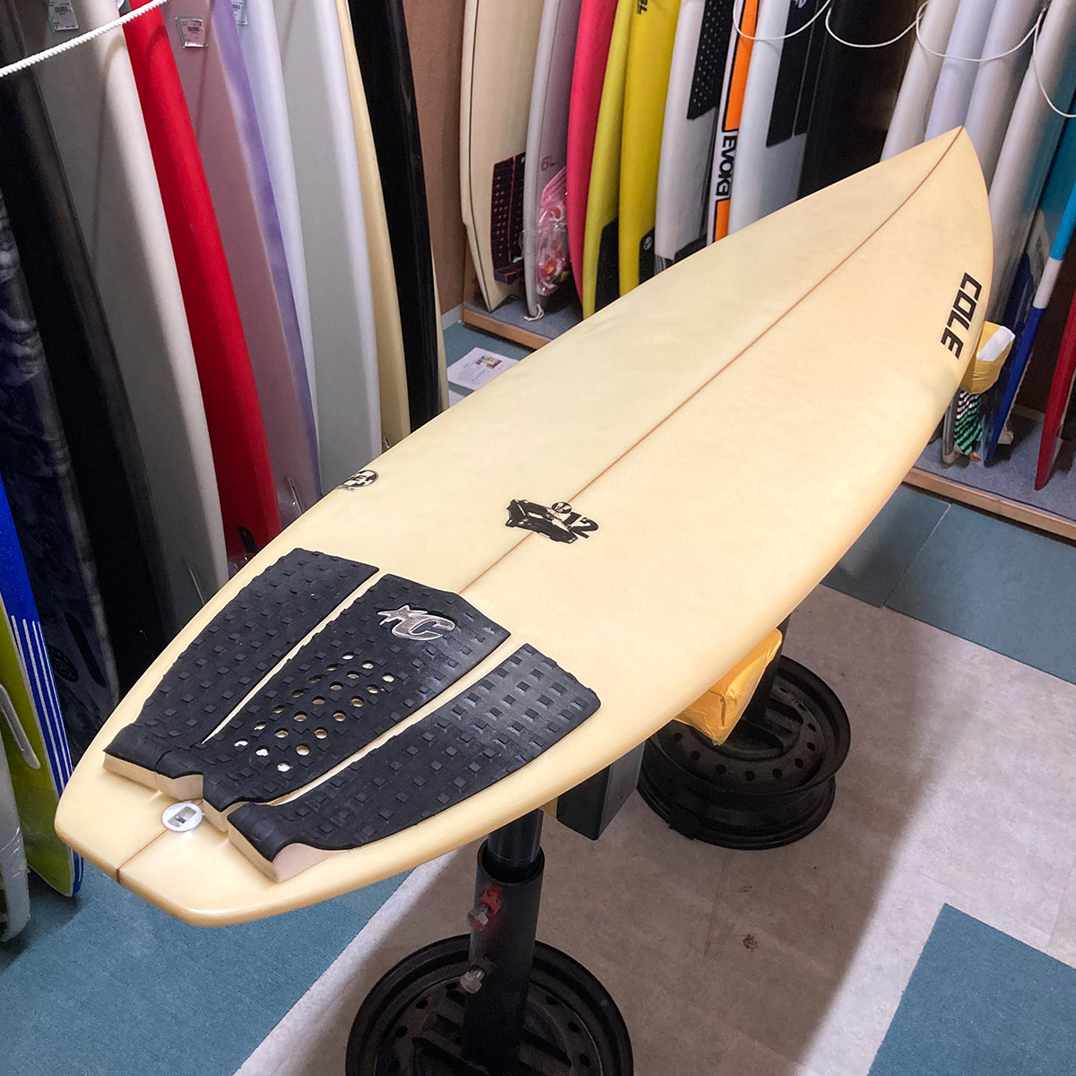 中古ボード サーフボード USED SURFBOARD 【used321】 COLE Surfboards V12 コール サーフボード  ブイトゥエルブ サーフィン 6'1 x 18'5/8 x 2'5/16 (JACKの日除外商品)