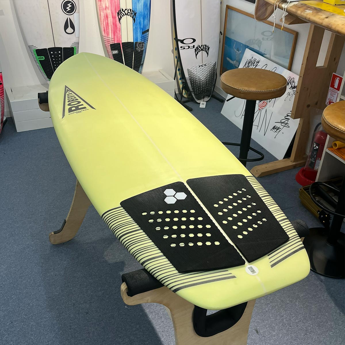 中古サーフボード Roberts FLOATY 4'10 1/2 27.5L futures TRI