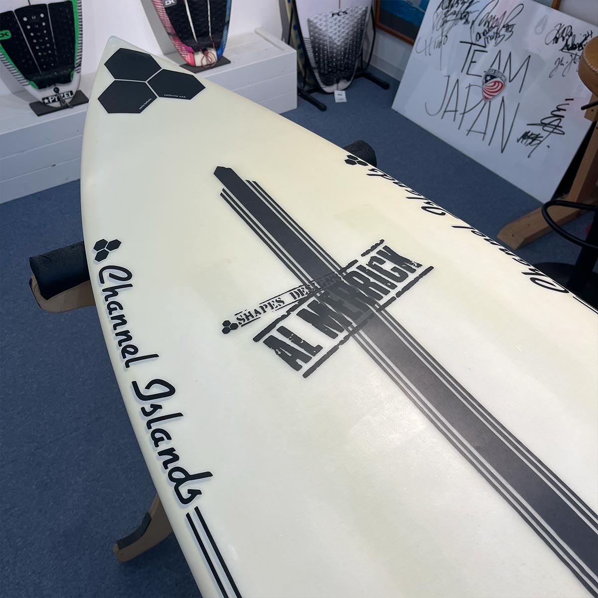 中古 THUNDERBOLT CHANNEL ISLANDS FISHBEARD 5'7 27.7L FCS2 TRI