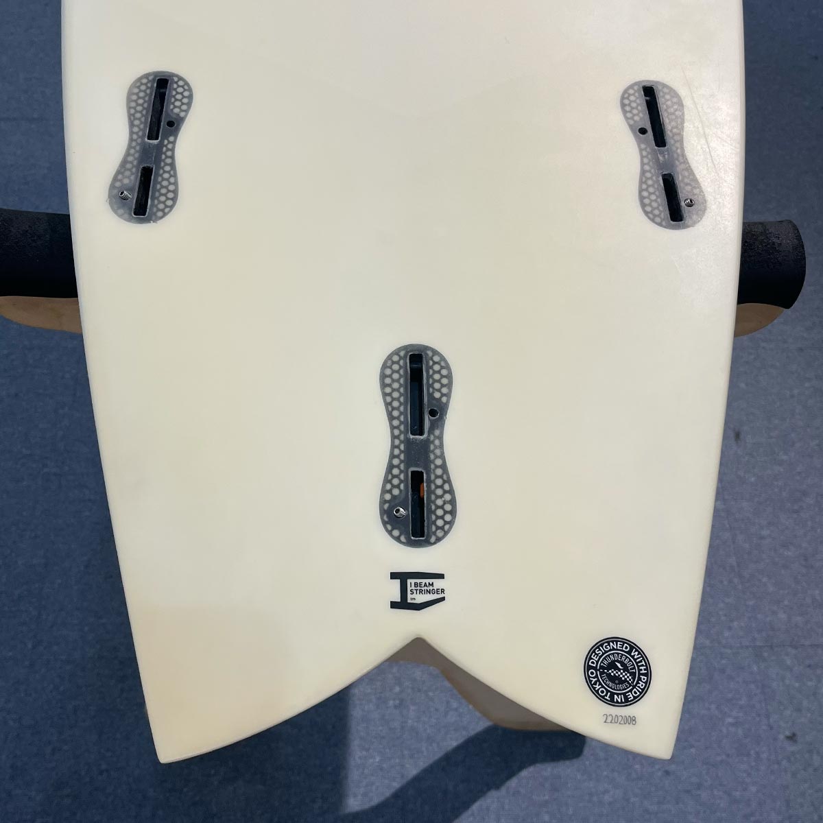 中古 THUNDERBOLT CHANNEL ISLANDS FISHBEARD 5'7 27.7L FCS2 TRI