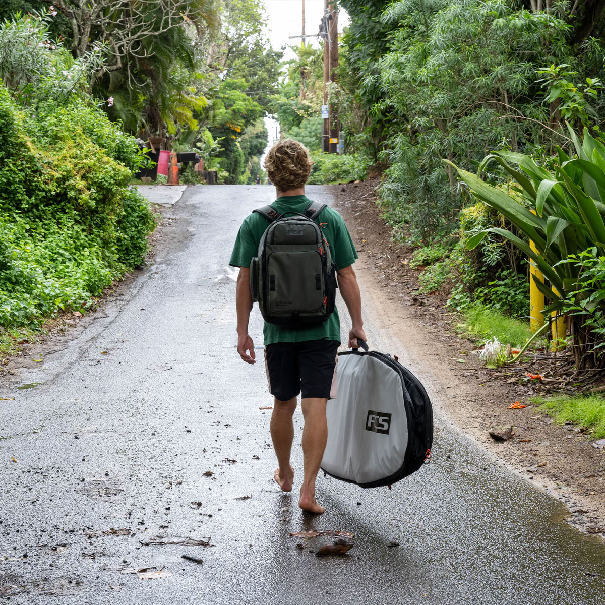 FCS Day Runner Shortboard Cover エフシーエス サーフボード ハードケース 使用イメージ