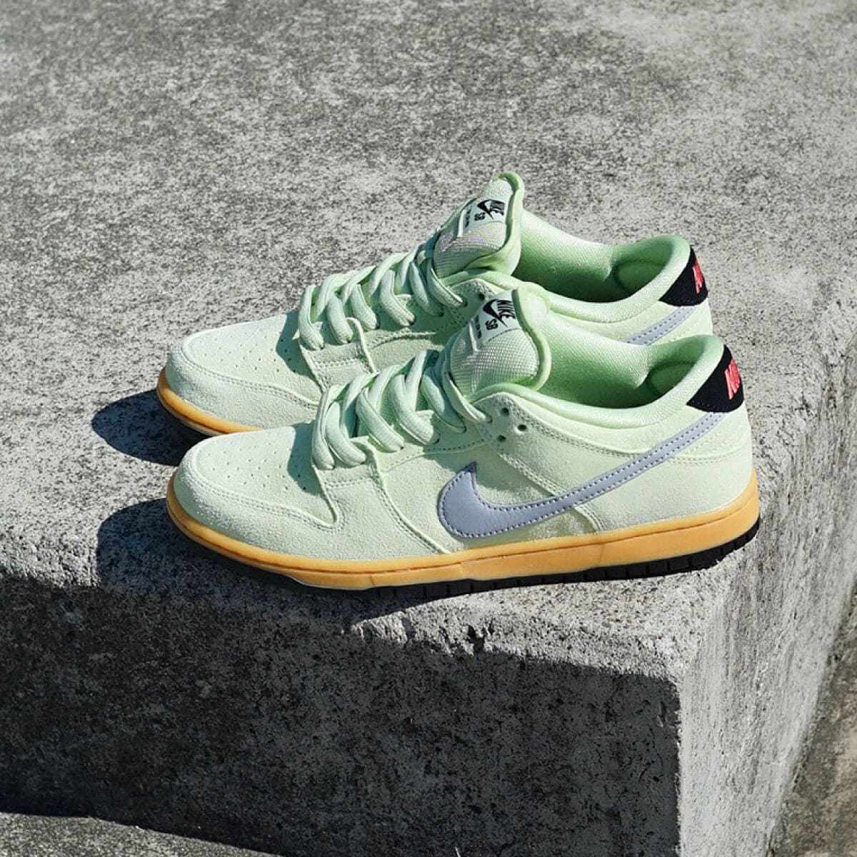 靴 26.5 Nike SB Dunk LowPro ElectricSafari Miniramp Skateshop Nike Sb Dunk Low Electric Olympics Safari