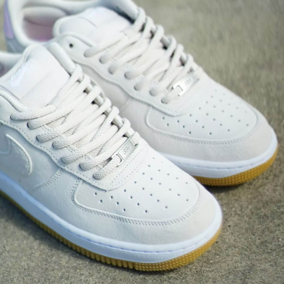 NIKE SB AIR FORCE1 LOW HM8517-100 エアフォース1 ロー スケート 
