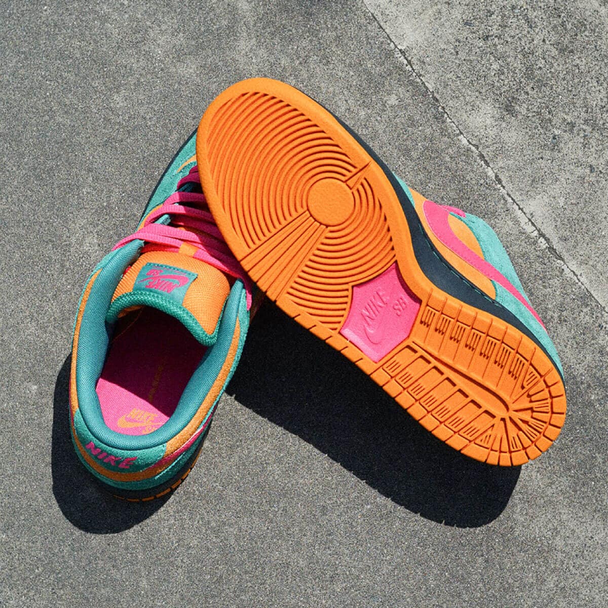 NIKE SB DUNK LOW PRO Green Noise Watermelon HQ1625-301 ナイキSB