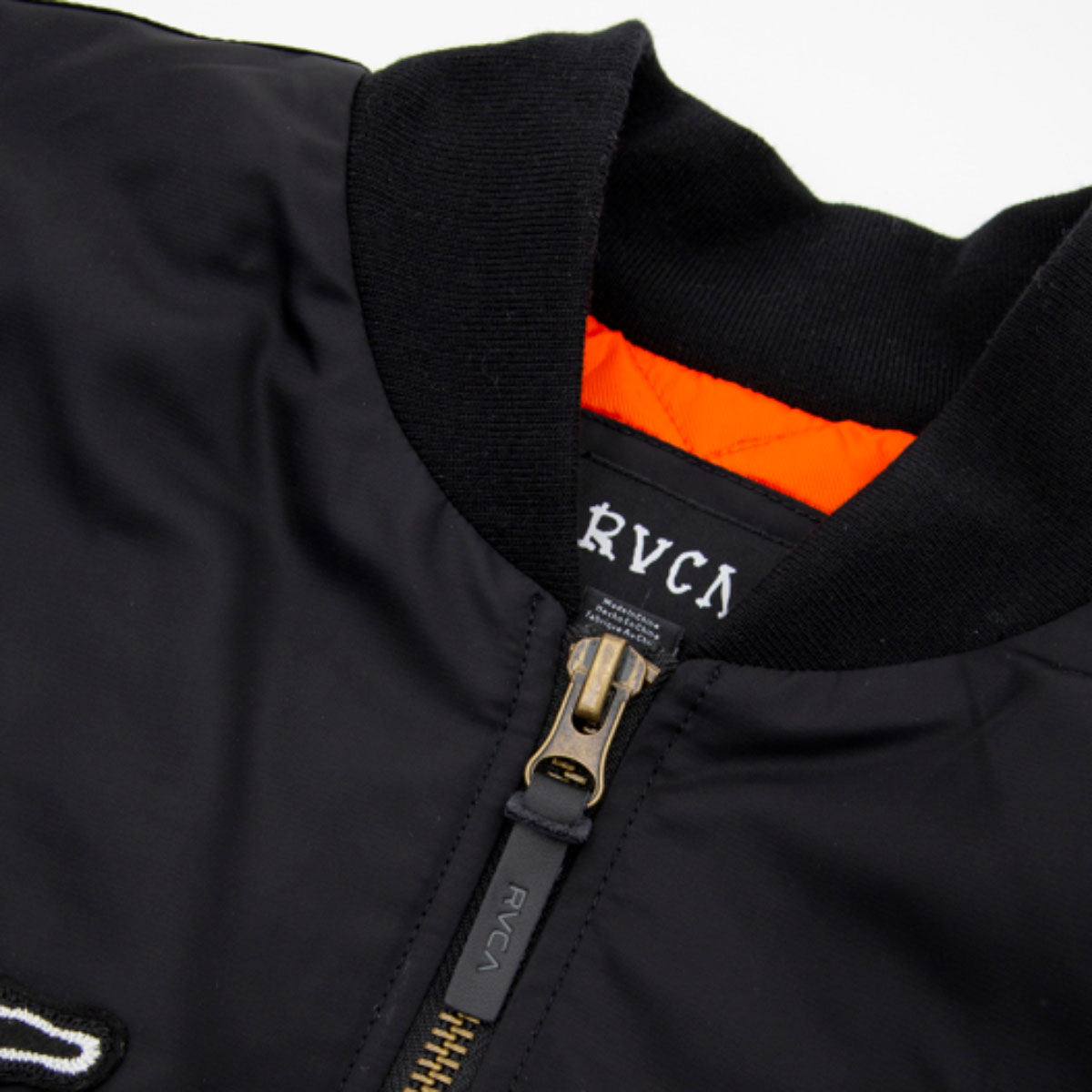 【30%OFF クリスマスセール】ルーカ RVCA メンズ ジャケット OBLOW VA-1 FLIGHT JACKET アウター キルティング裏地  インポート 刺繍 ブラック M L 人気ブランド 秋冬【BC042-757-22】-ジャックオーシャンスポーツ