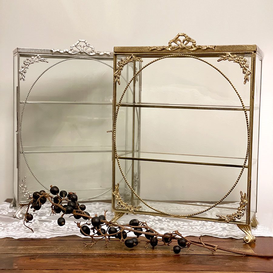 新品お値下げいたしました真鍮ガラス製 コレクションボックス（扉開閉式）2色展開 真鍮×ガラス製 コレクションボックス（扉開閉式）2色展開