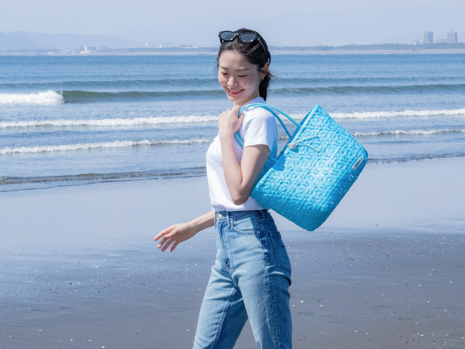 ライトブルー持ち画像