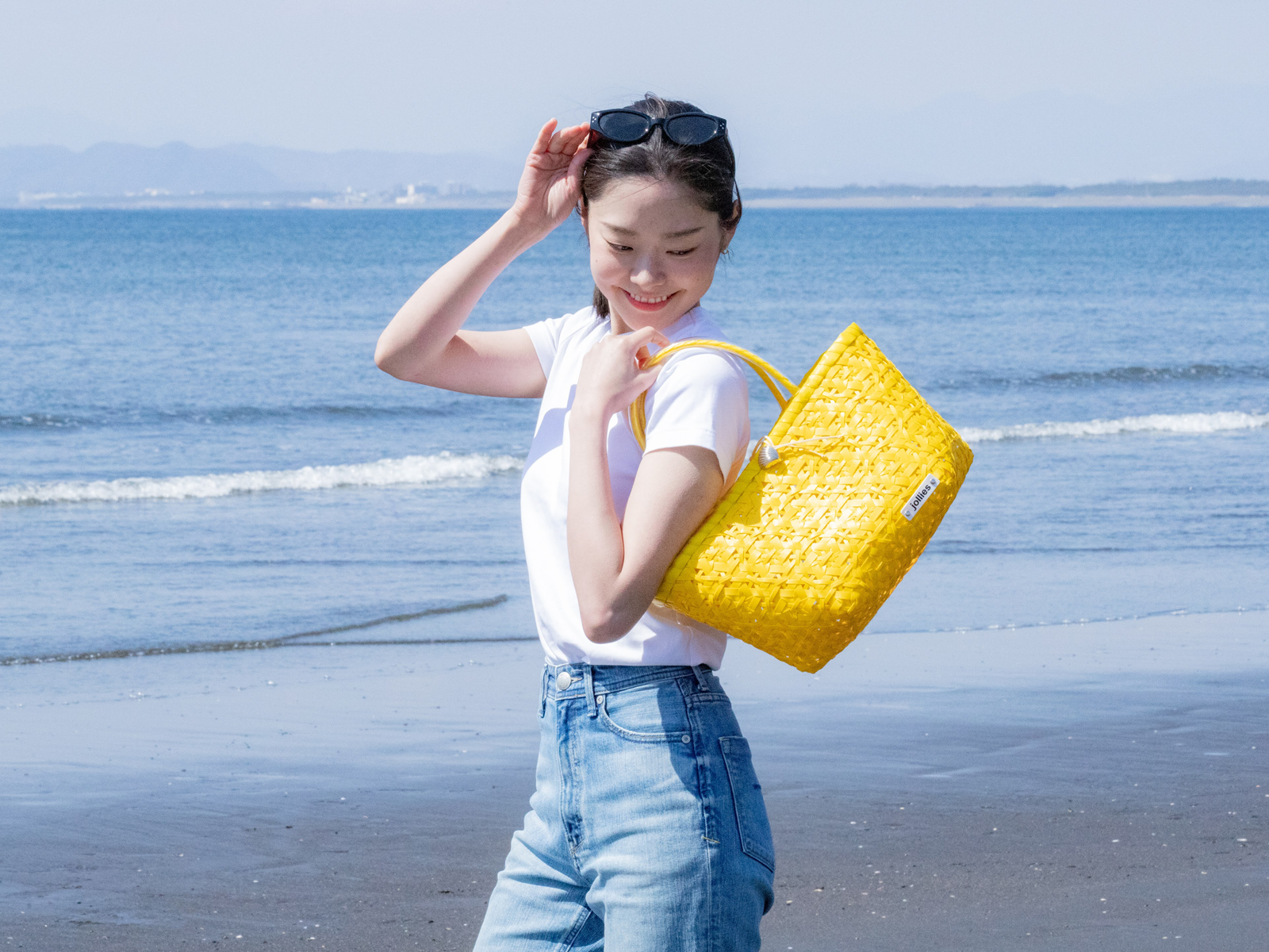 イエロー持ち画像