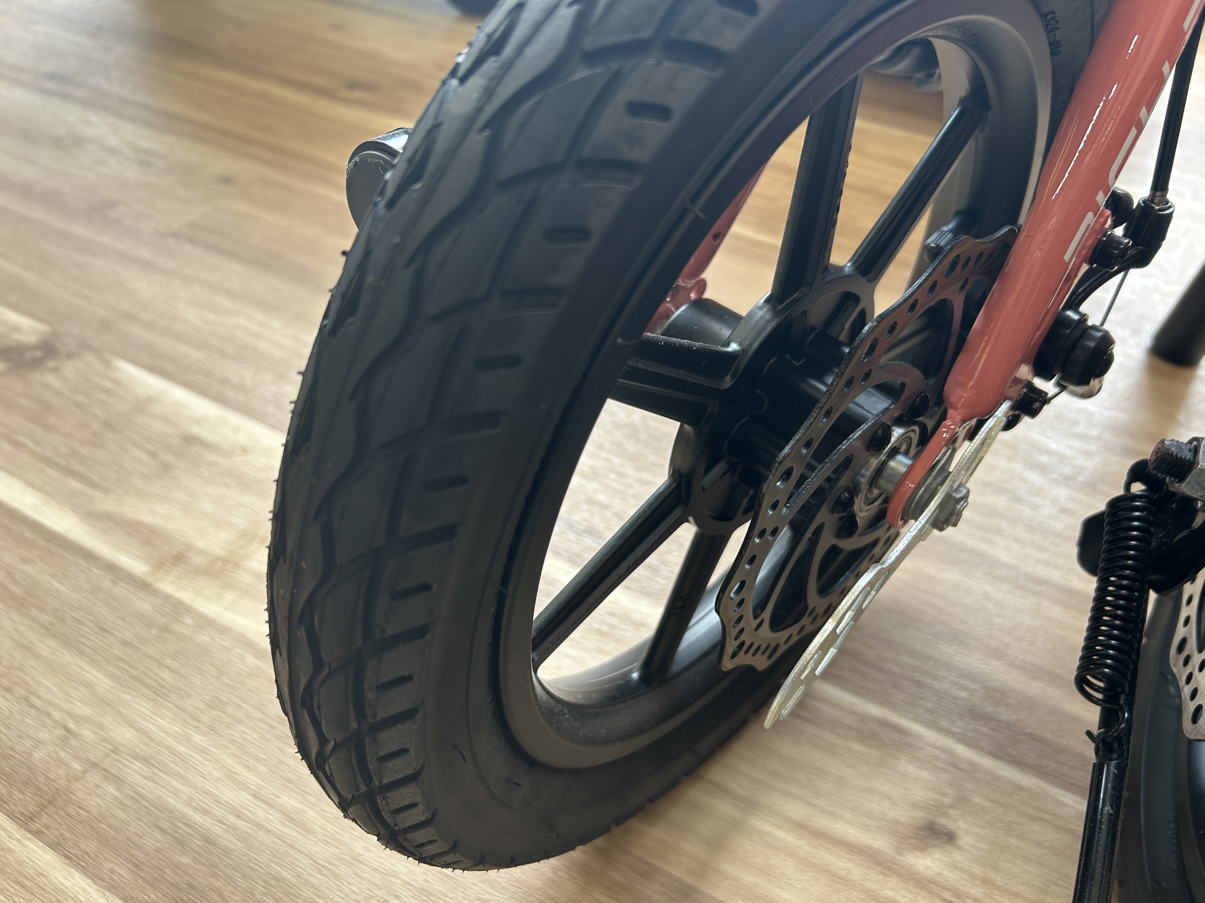 ★クッション性の強いタイヤで快適な走行をサポート！