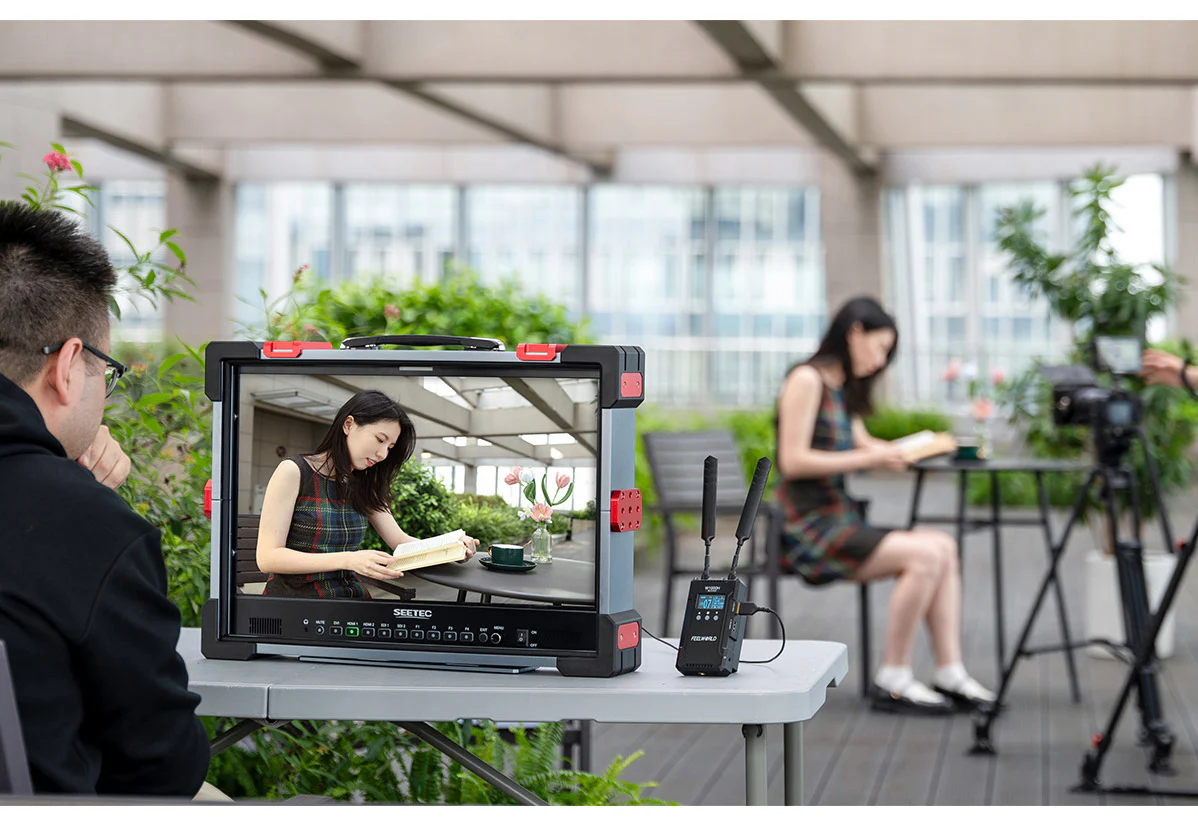 1000nits、昼光表示可能