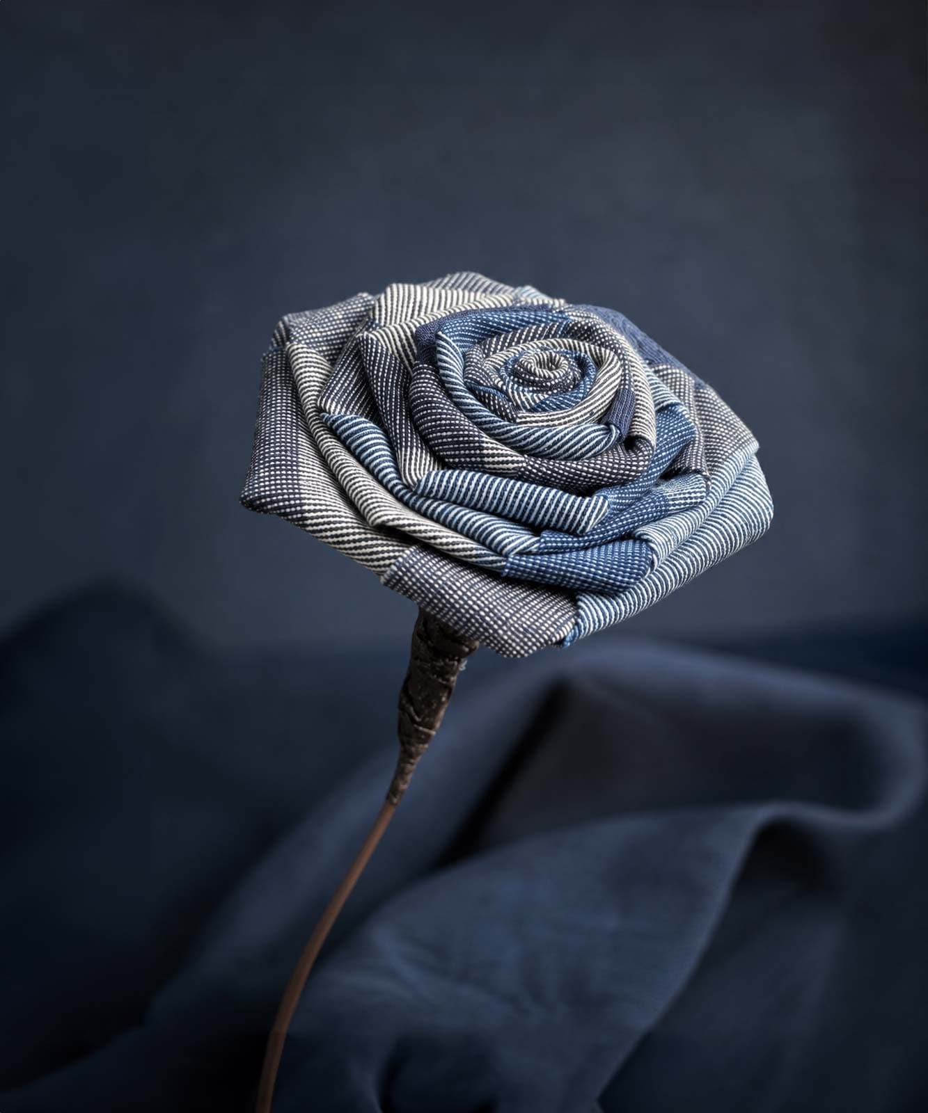 枯れない藍の薔薇