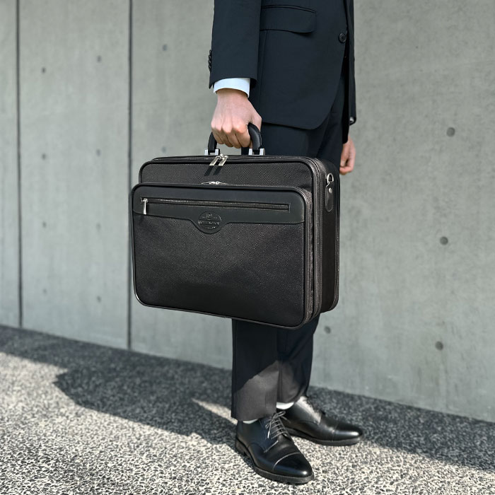 未使用　モンブラン　アタッシュケース　トランク　ビジネスバッグ　レザー　希少品 ほぼ未使用☆MONTBLANC/モンブラン【高額☆レザー アタッシュケース