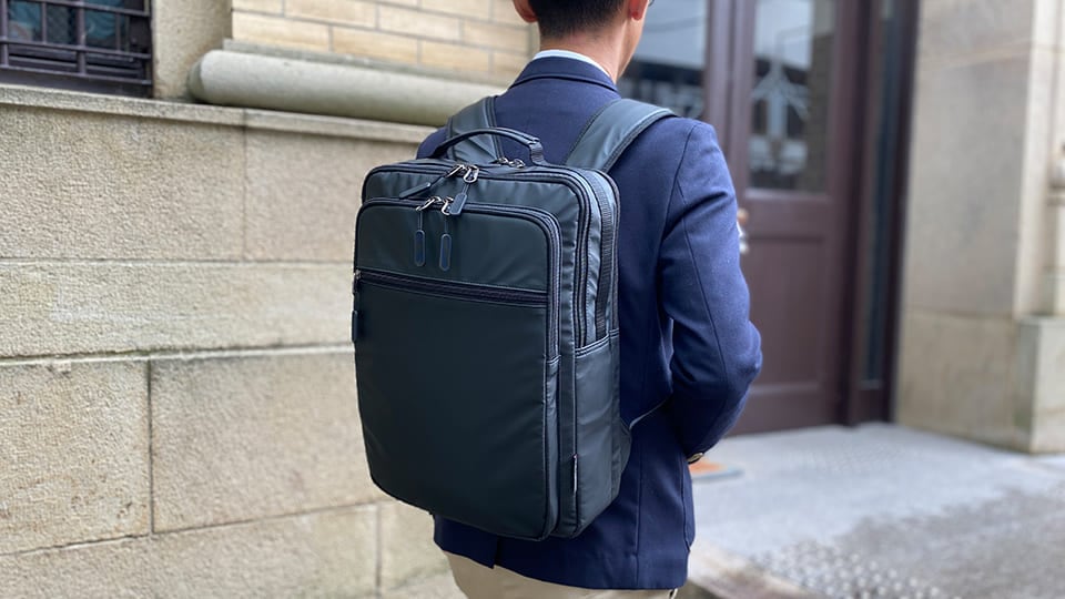 急な雨にも安心！雨の日対策バッグ