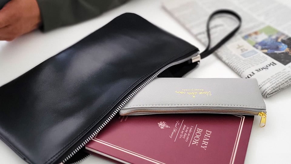 急な雨にも安心！雨の日対策バッグ