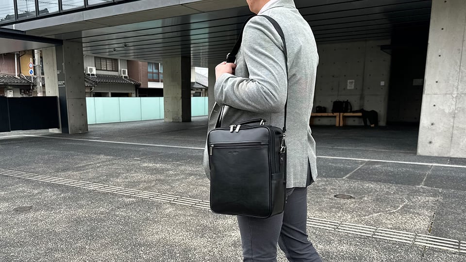 急な雨にも安心！雨の日対策バッグ