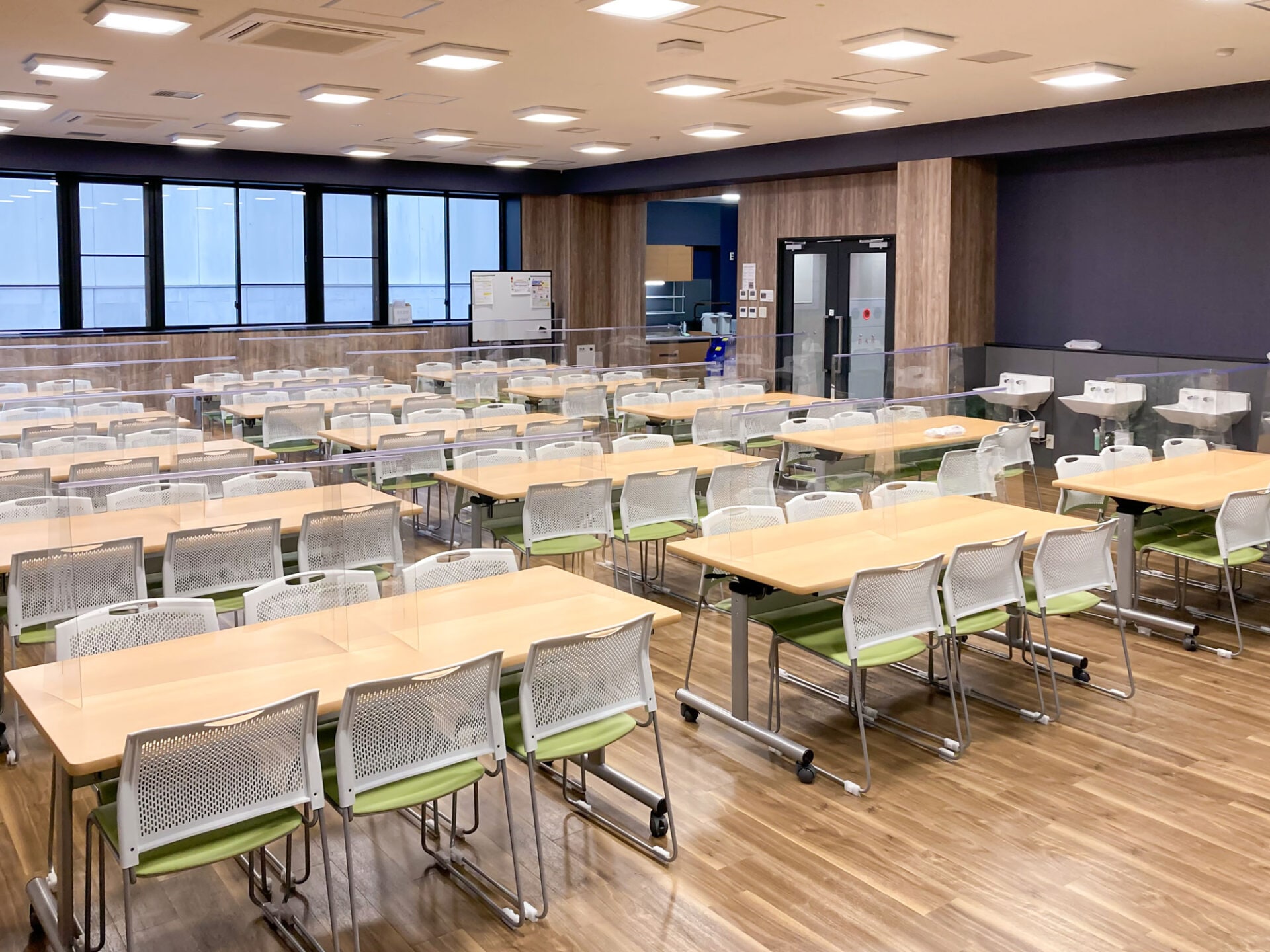 社員食堂用テーブルカテゴリーページはこちら - ガジェットオフィス家具店