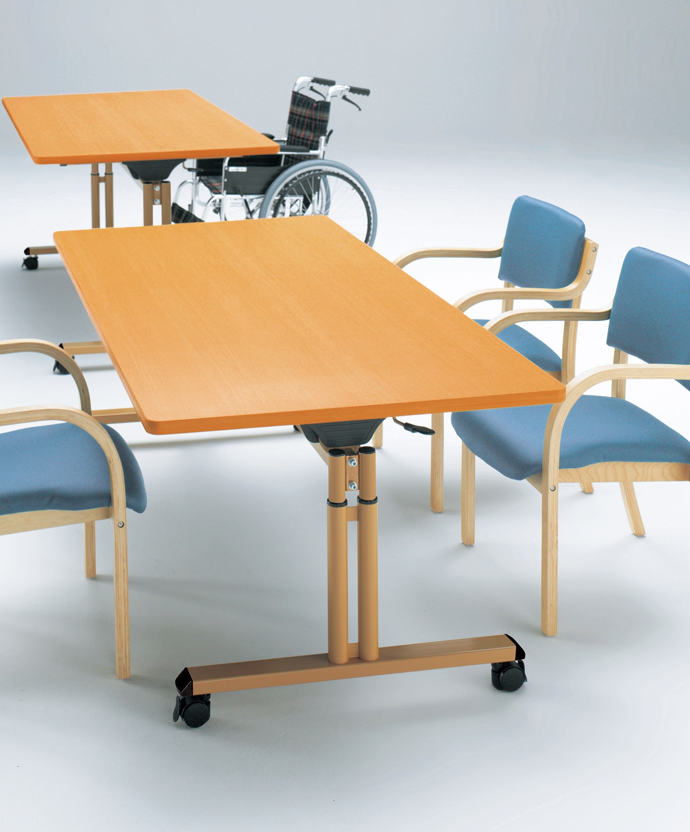 介護用テーブル E-FITシリーズ 昇降式・ソフトエッジ採用｜カテゴリーページへ