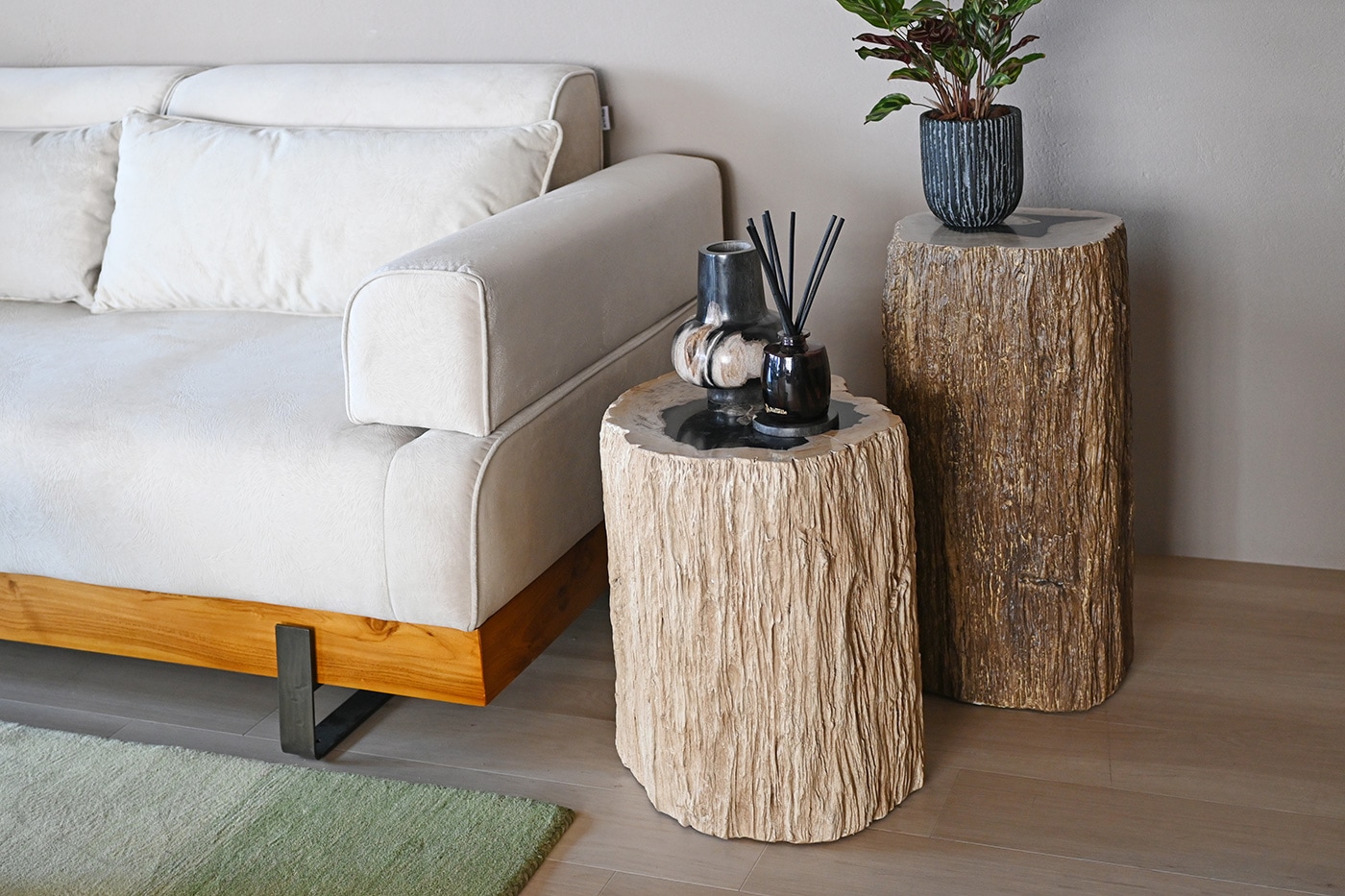 木化石サイドテーブル