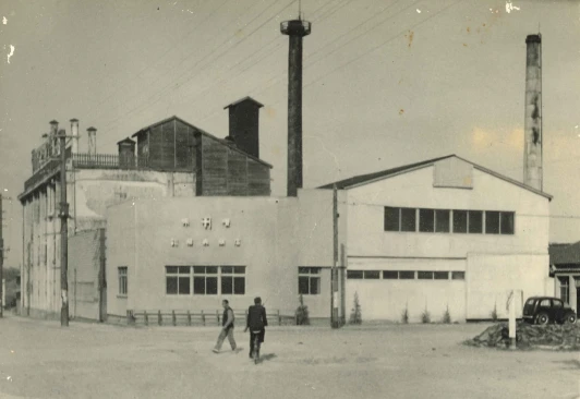 カネジュウ食品の歴史