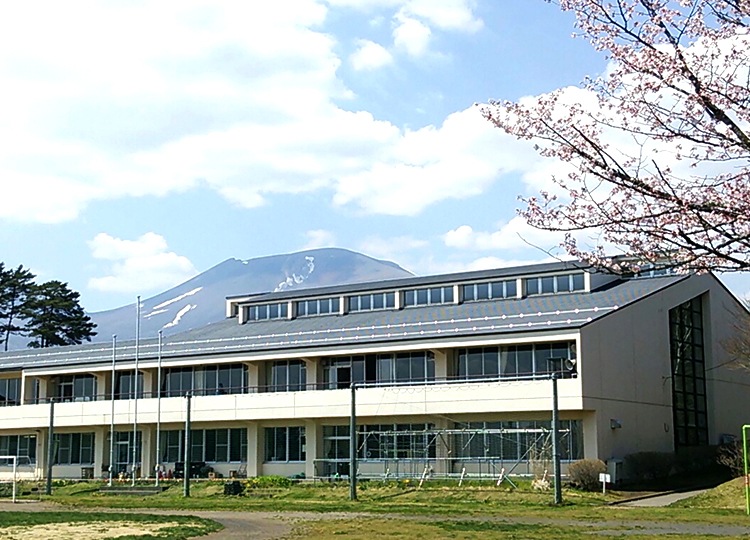 軽井沢中部小学校