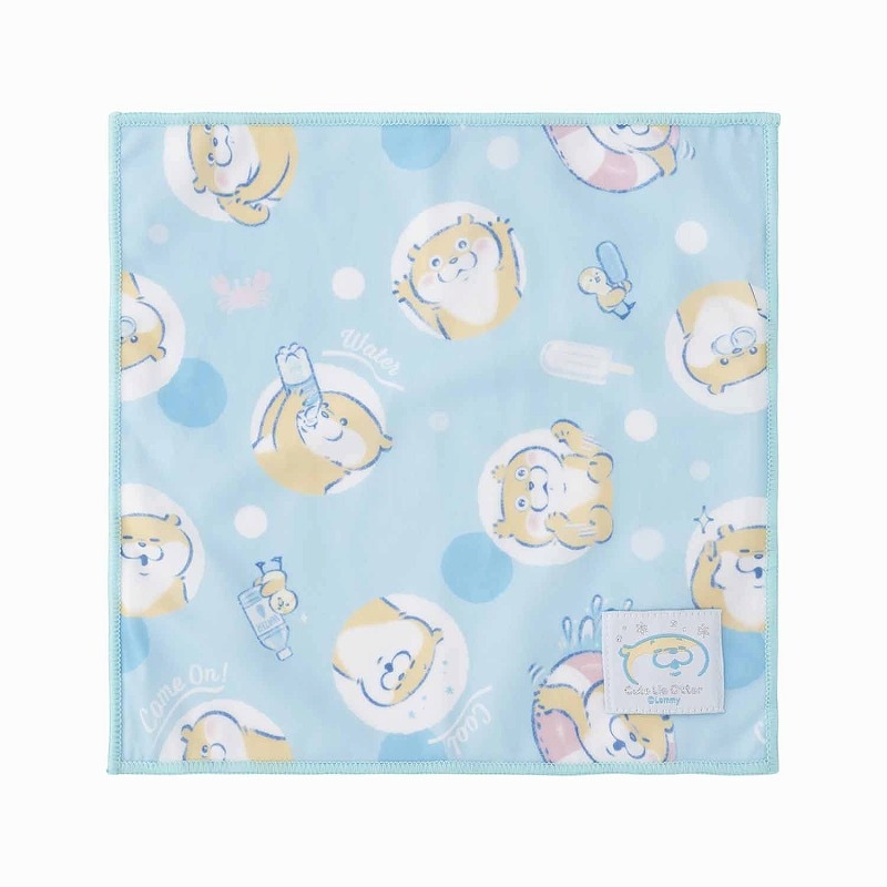 可愛い嘘のカワウソ ひんやりハンカチ (お水とアイスのドット柄