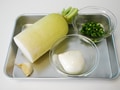 大根とモッツァレラのにんにく醤油ソースの作り方：1