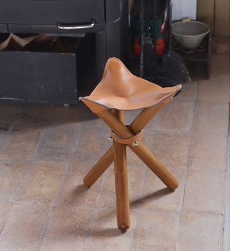 nw folding stool