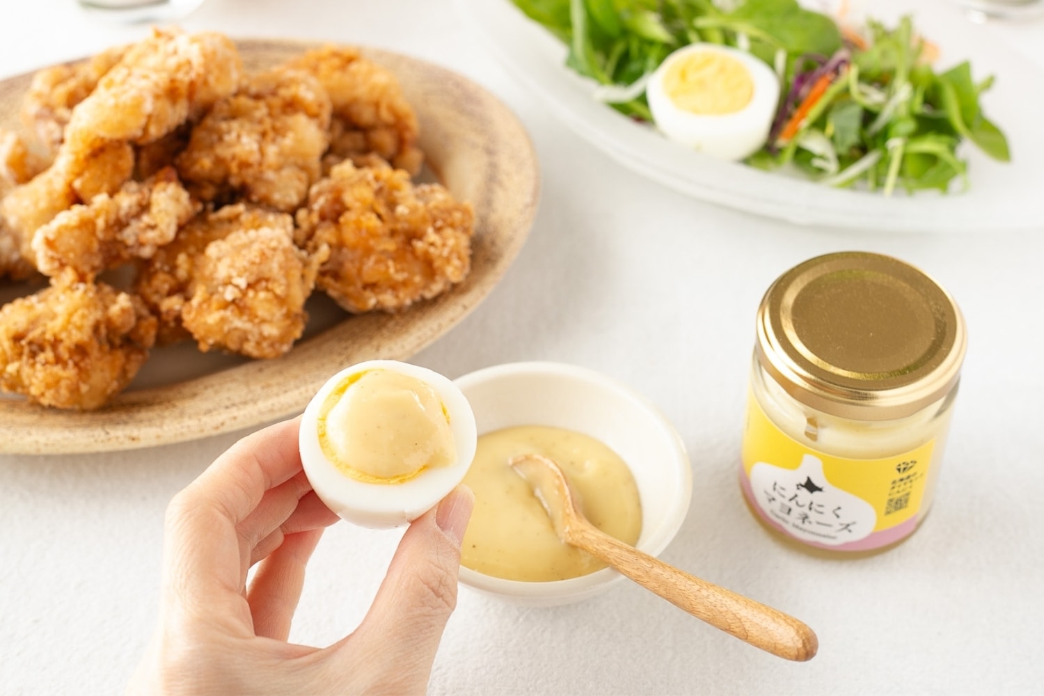 北海道産ダイヤモンドにんにくを使ったマヨネーズをゆで卵に