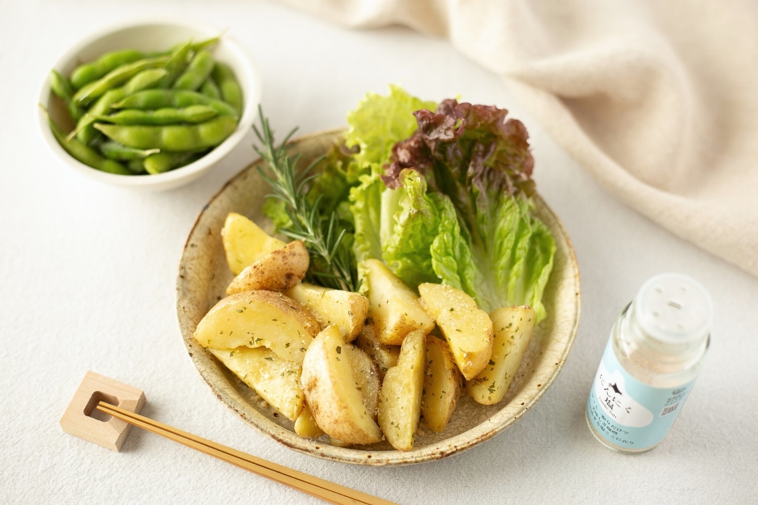 北海道産ダイヤモンドにんにくを使った塩をポテトや枝豆に