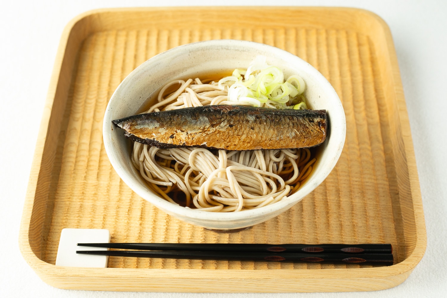 北海道産のニシンの甘露煮を温かいお蕎麦にのせたにしんそば