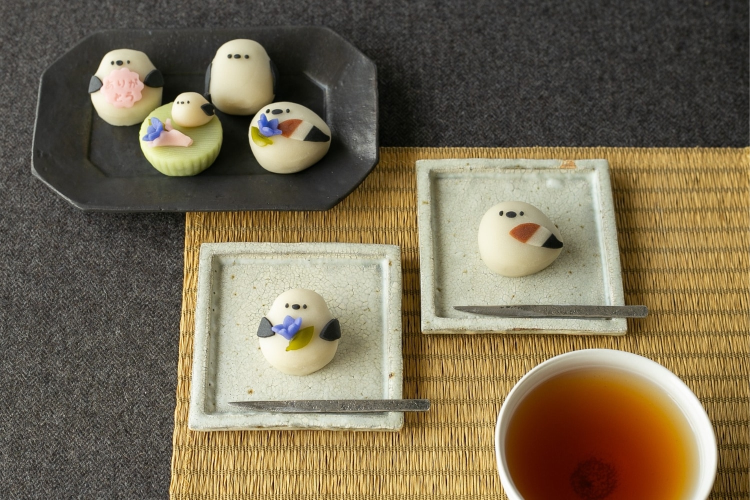 【大切な方への贈り物に】シマエナガとりんどうの練り切り