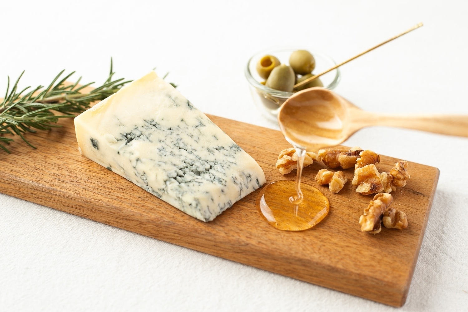 北海道歌志内市「吉田養蜂園」の、無添加・完全非加熱の国産はちみつ。