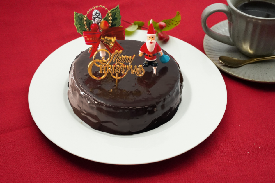 【贅沢なまでのチョコレートの重厚感】ロイヤルザッハトルテ