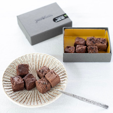 【植物性由来の生チョコレート】ボタニカルショコラ［ラムフルーツ＆カカオニブ］