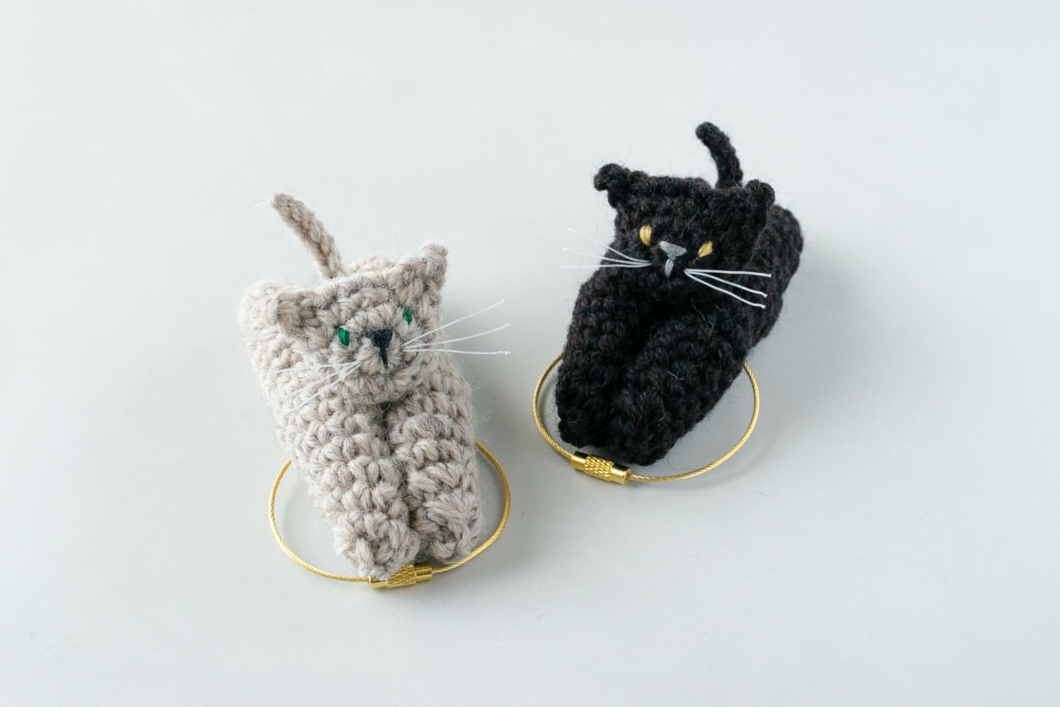 ＜Roniqueオリジナルデザイン＞かぎ針編みキット「くっつきネコのバッグチャーム」