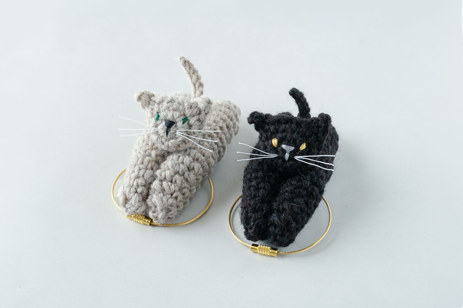 ＜Roniqueオリジナルデザイン＞かぎ針編みキット「くっつきネコのバッグチャーム」